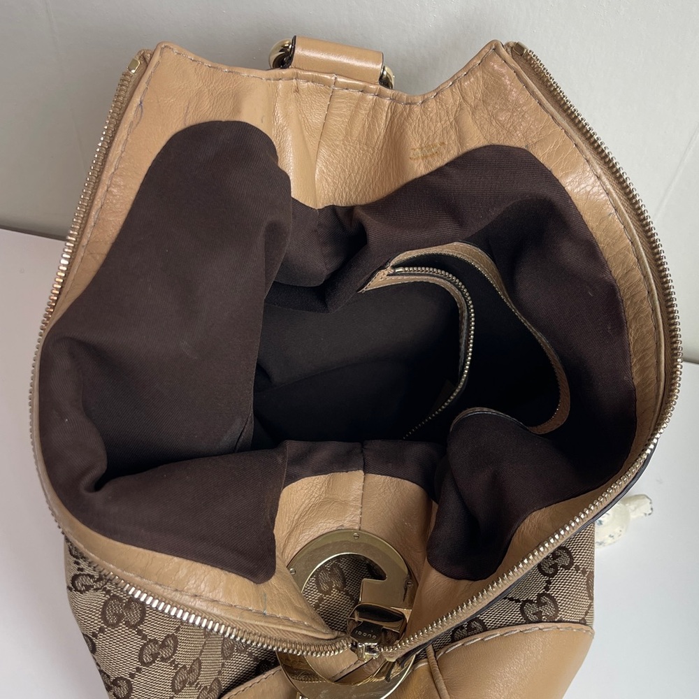 Gucci Charlotte Shoulder Bag - Picture 13 of 16